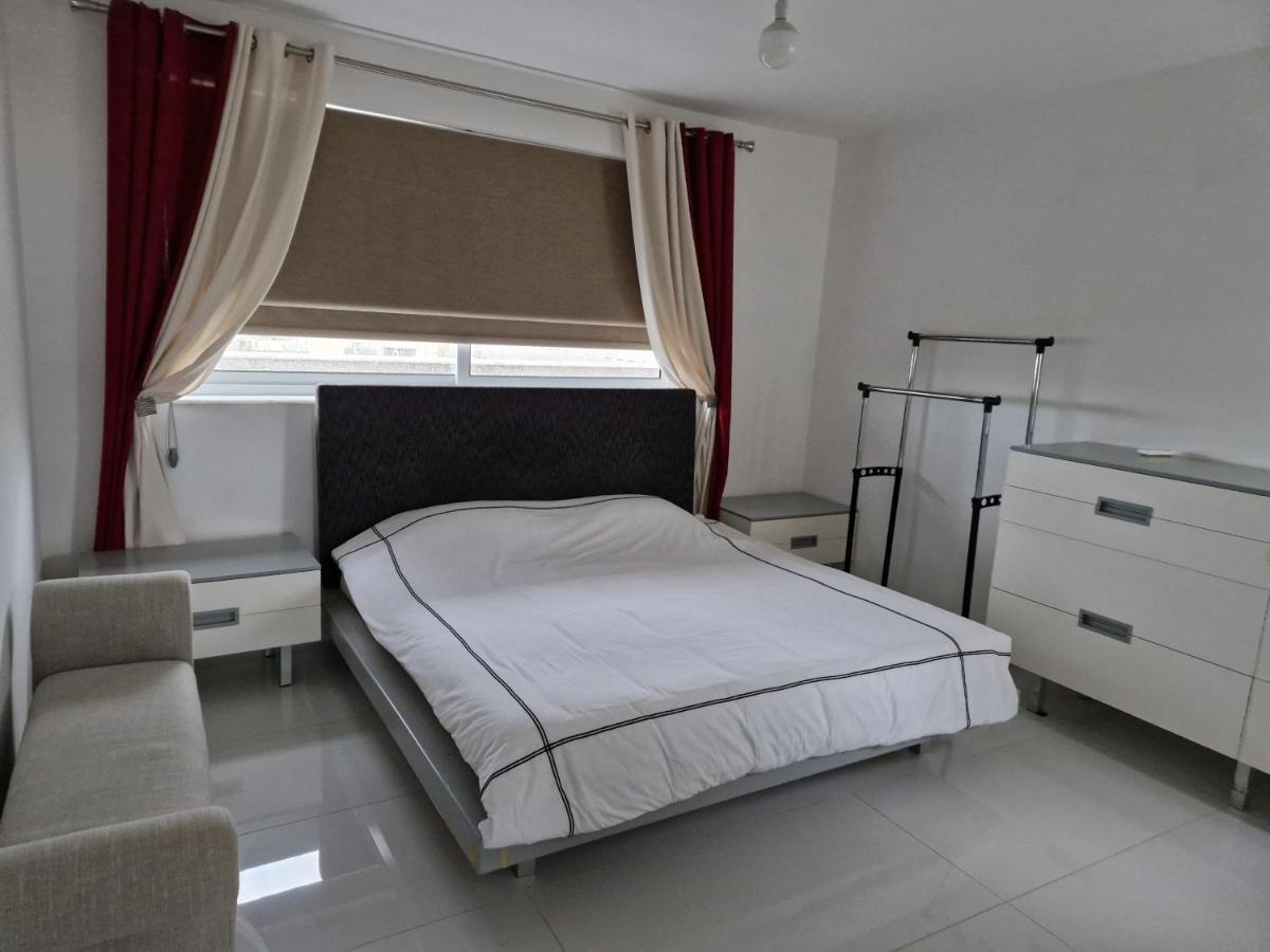 Ferienwohnung Town Pent House Luqa Exterior foto