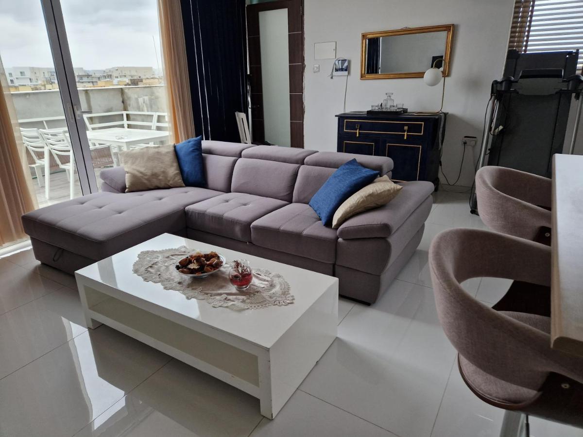Ferienwohnung Town Pent House Luqa Exterior foto
