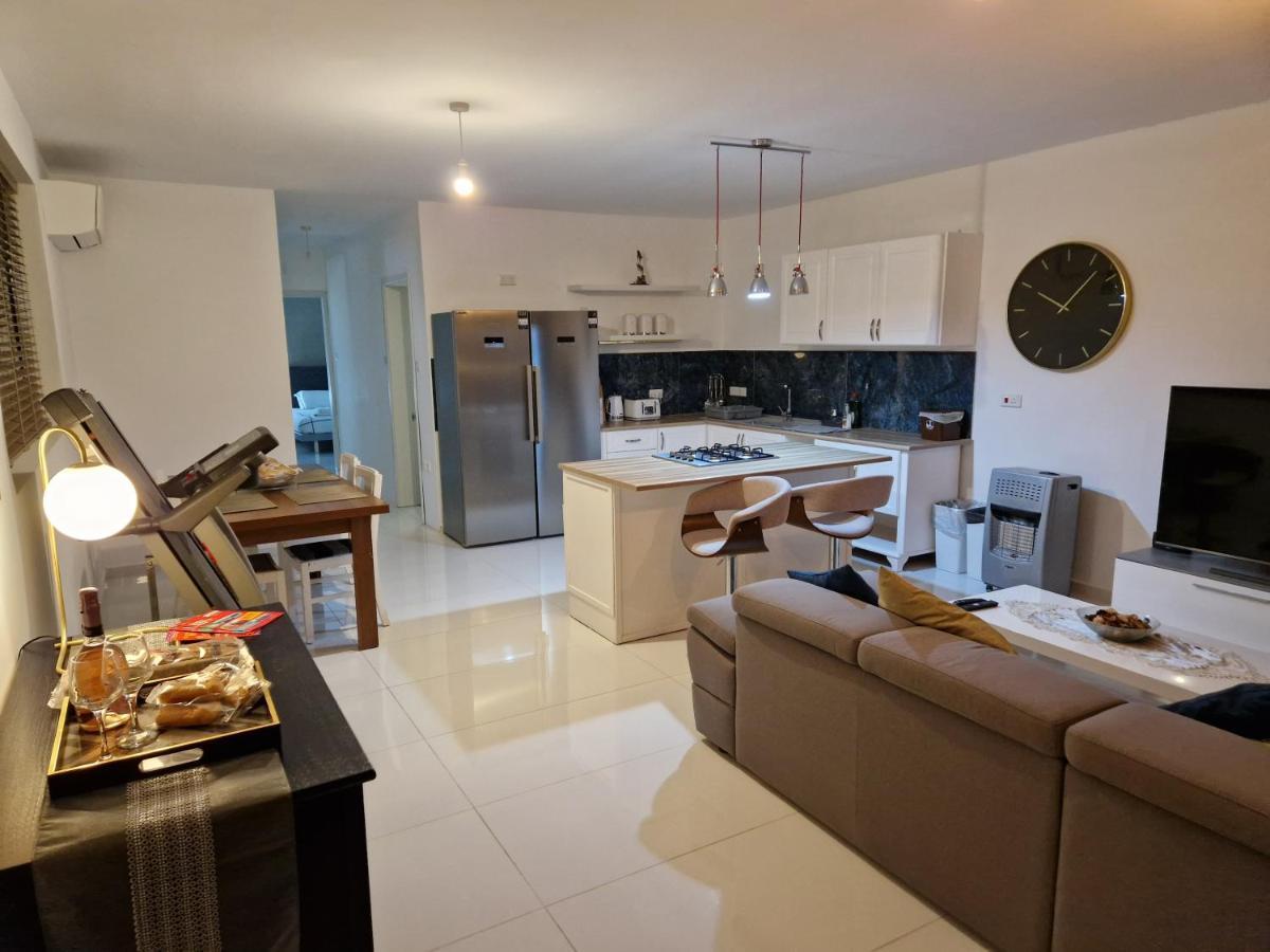 Ferienwohnung Town Pent House Luqa Exterior foto
