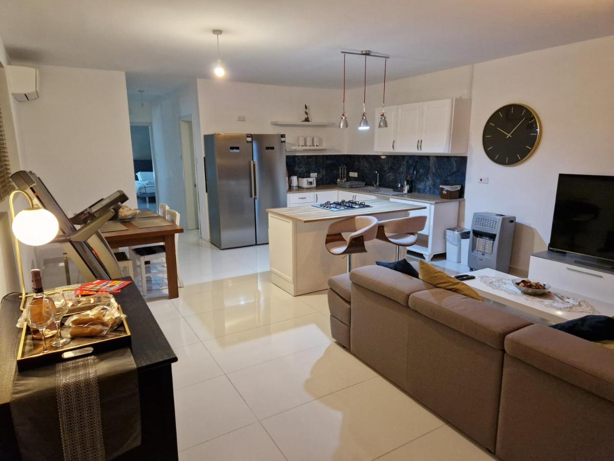 Ferienwohnung Town Pent House Luqa Exterior foto