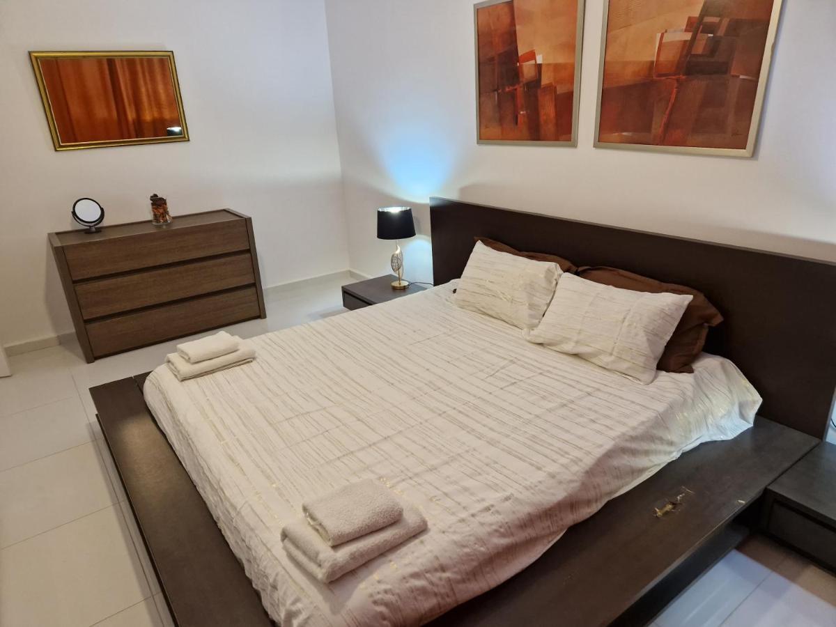 Ferienwohnung Town Pent House Luqa Exterior foto
