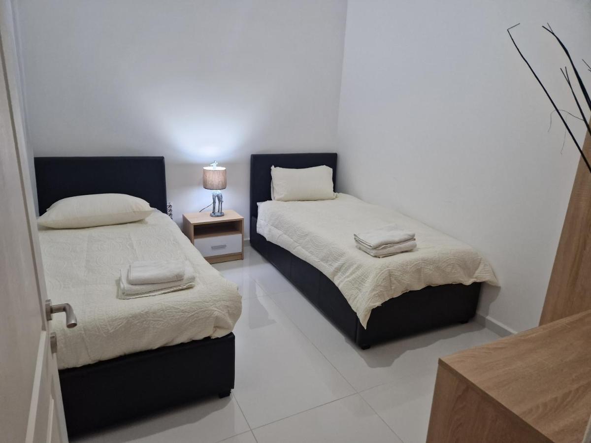 Ferienwohnung Town Pent House Luqa Exterior foto